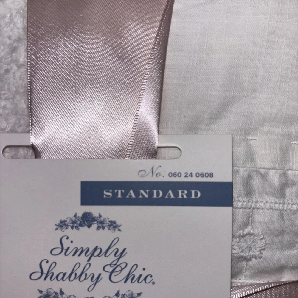 Simply Shabby‎ Chic White Chenille Patchwork Ruffle Quilted Standard Shams Pair